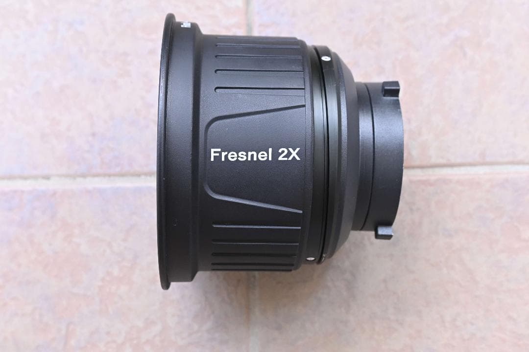その他 Prolycht Orion 300FS + Fresnel lens kit