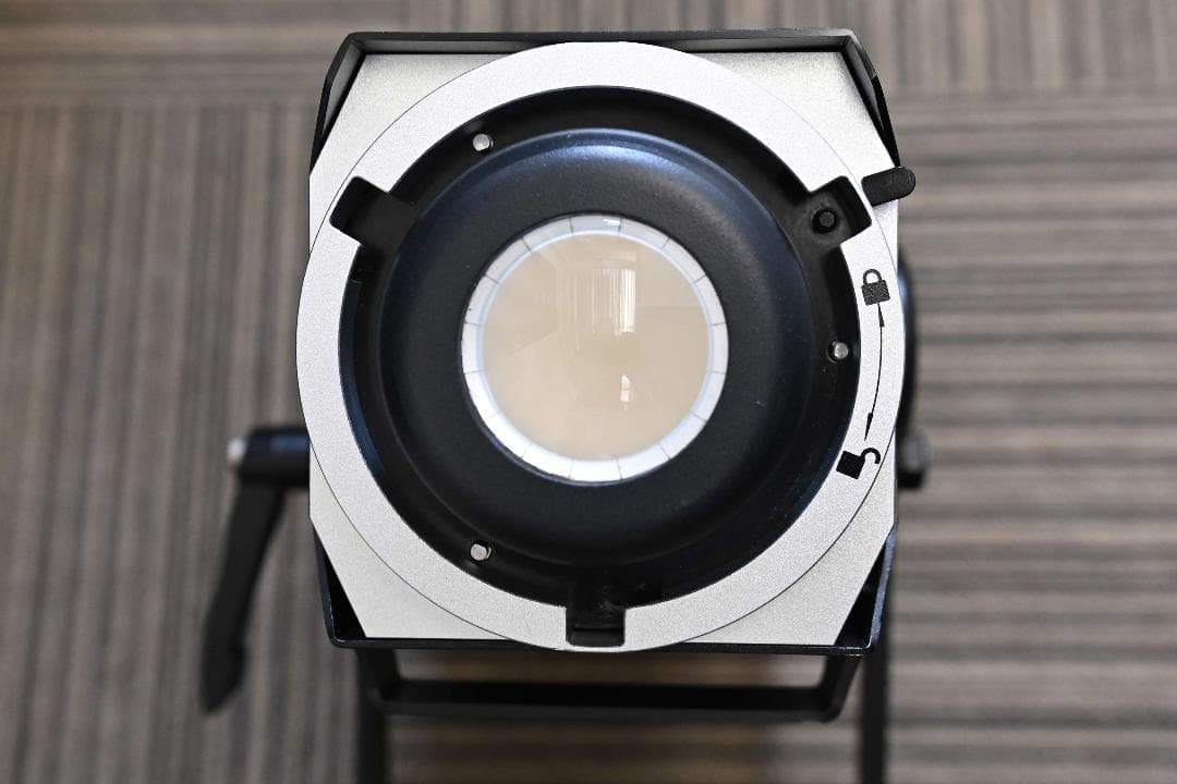 その他 Prolycht Orion 300FS + Fresnel lens kit