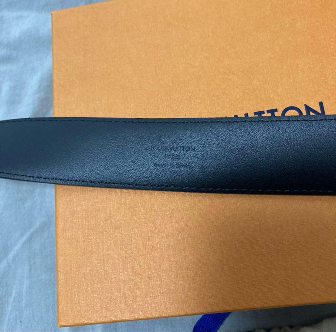 LOUIS VUITTON ダミエパターン　ブラックベルト、シルバーバックル付き