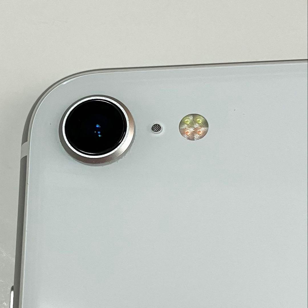 iPhone SE(第2世代)ホワイト 本体64GB SIMフリー　76%