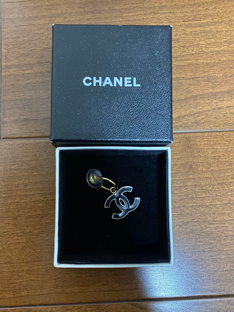 CHANEL 片耳ピアス ブラック ゴールド★即購入OK