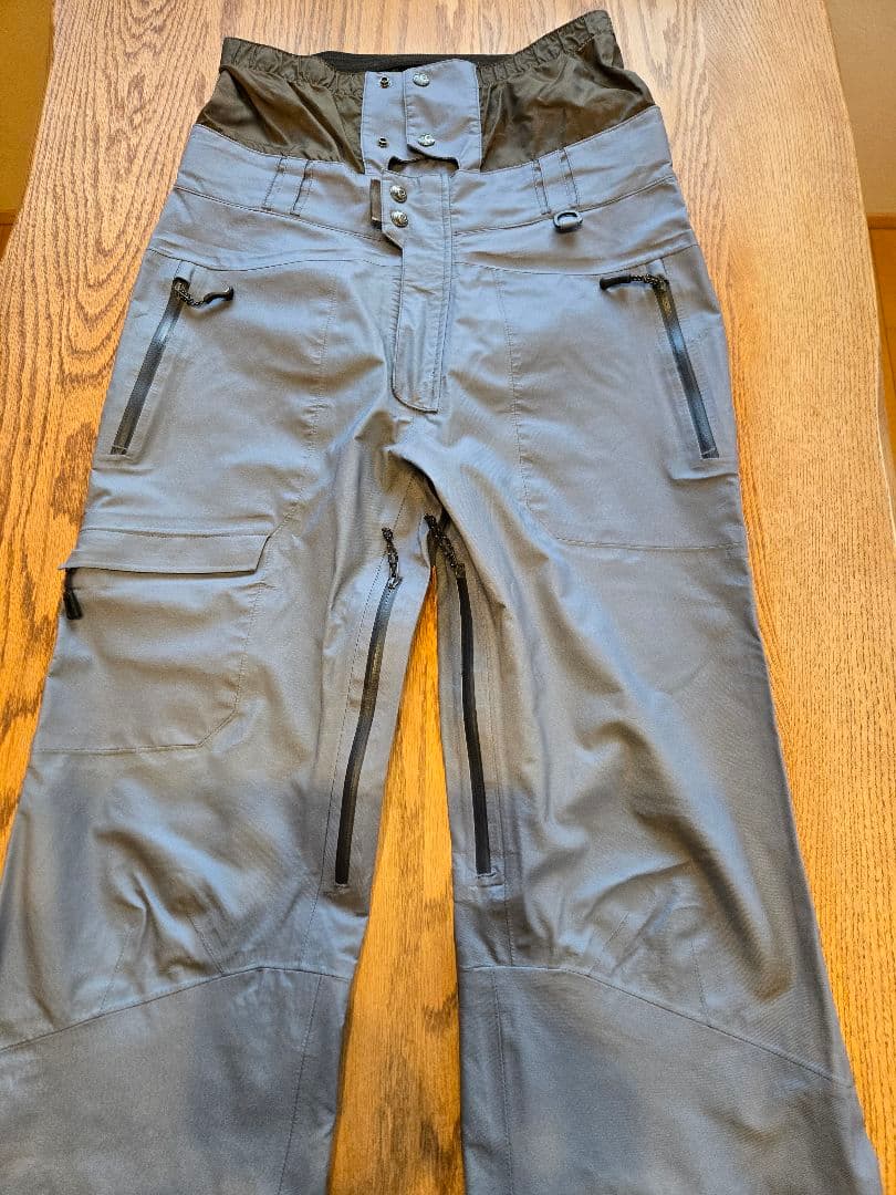 P.RHYTHM プリズムスノーボードウェア