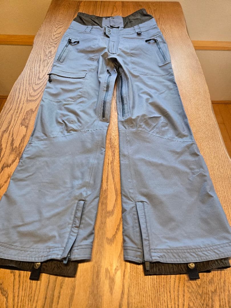 P.RHYTHM プリズムスノーボードウェア