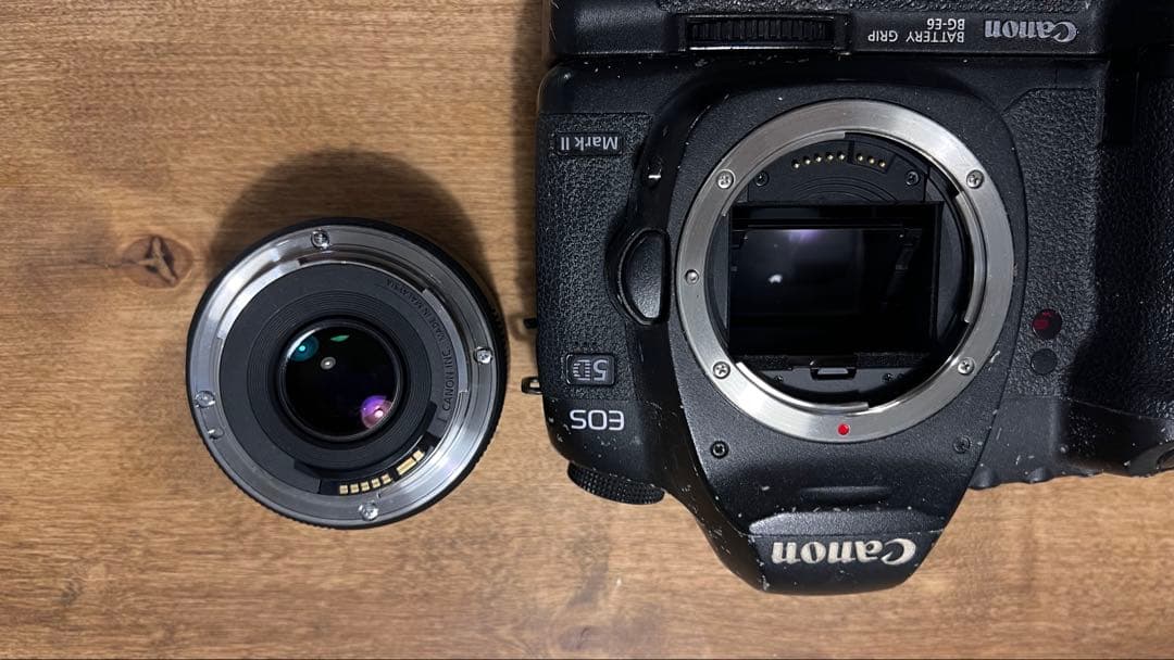 デジタルカメラ Canon EOS 5D Mark II + EF 50mm f/1.8 STM