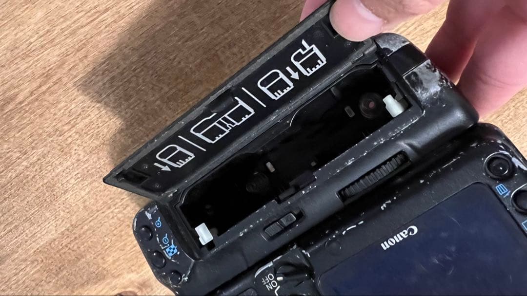 デジタルカメラ Canon EOS 5D Mark II + EF 50mm f/1.8 STM