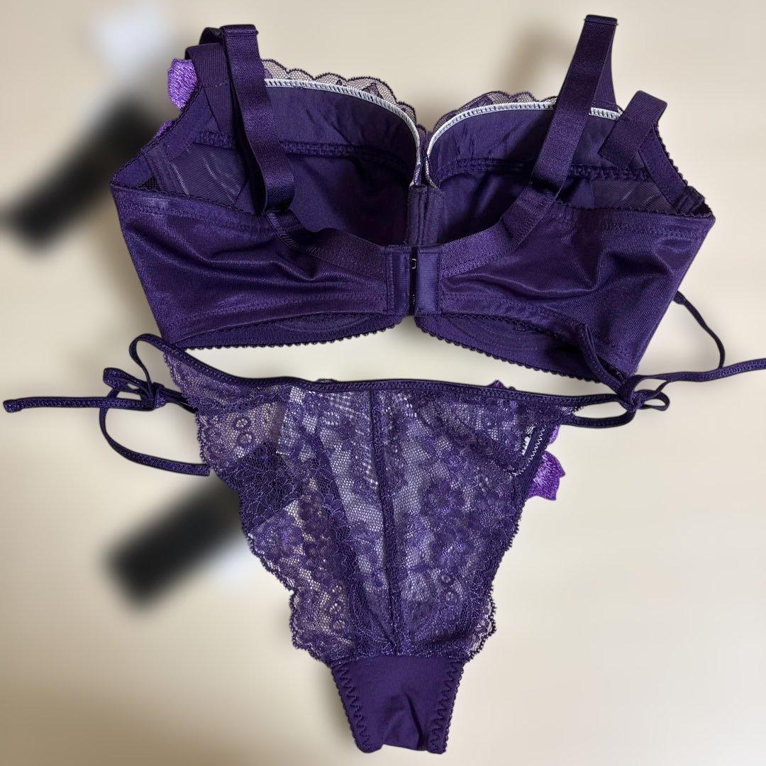 サルート　95グループ　女優ブラ　ショーツセット