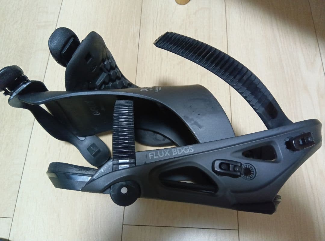 FLUX D/S ビンディング