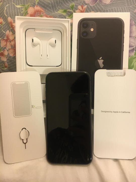 iPhone 11 ブラック 256 GB au