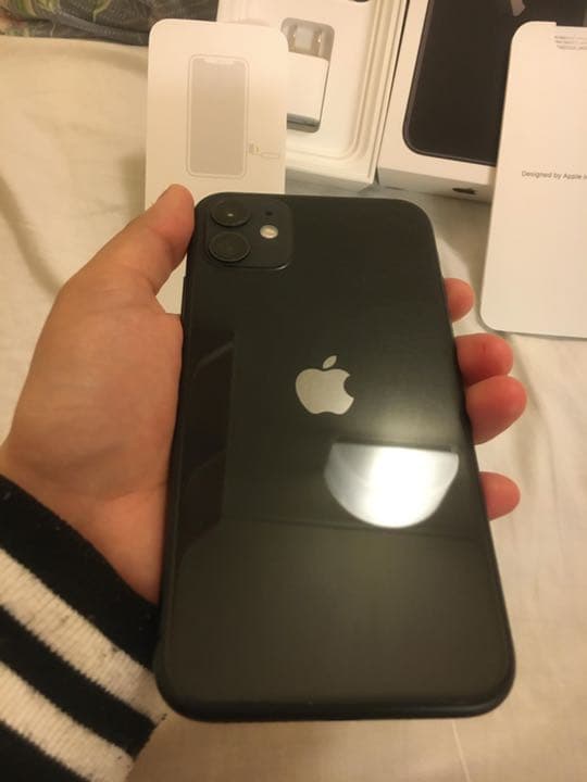 iPhone 11 ブラック 256 GB au