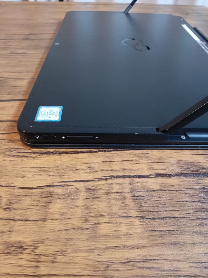 富士通 ARROWS Tab R727/P