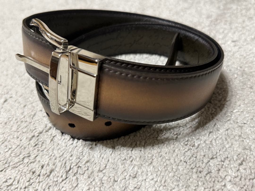 BERLUTI レザーベルトリバーシブル残り1日で掲載終了します。