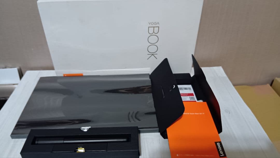 Windowsノート本体 Lenovo YOGABOOK YB1-X91F Atom X5-Z8550