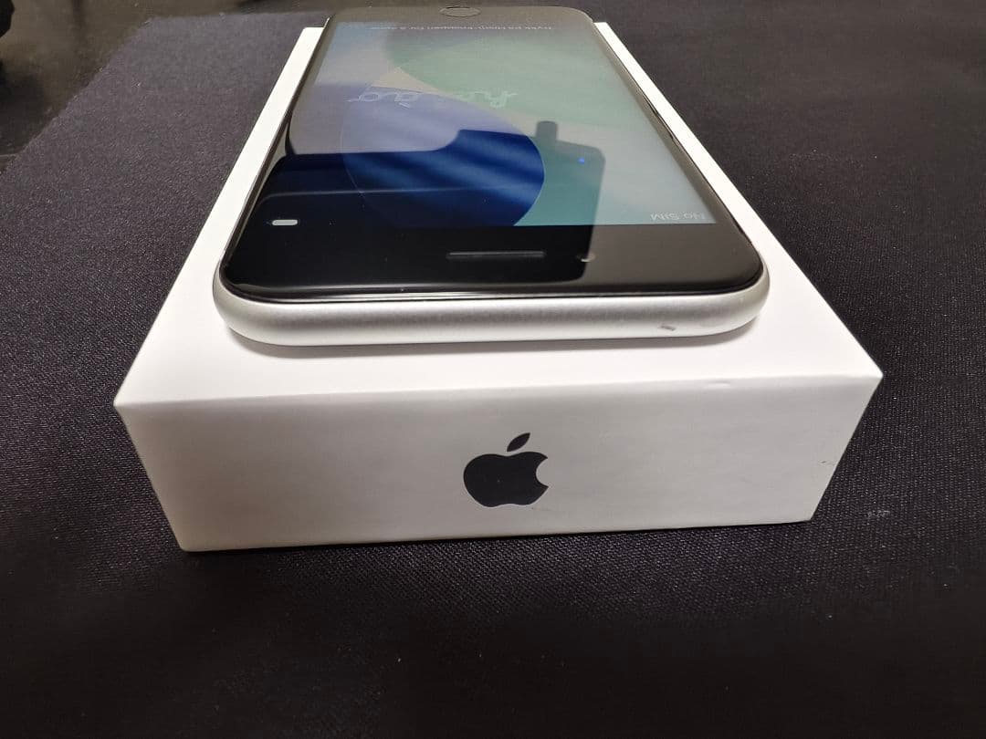 Apple iPhone SE 第2世代 ホワイト 本体のみ