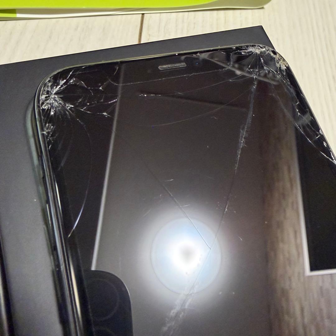 【中古】iPhone11pro ミッドナイトグリーン 64 GB
