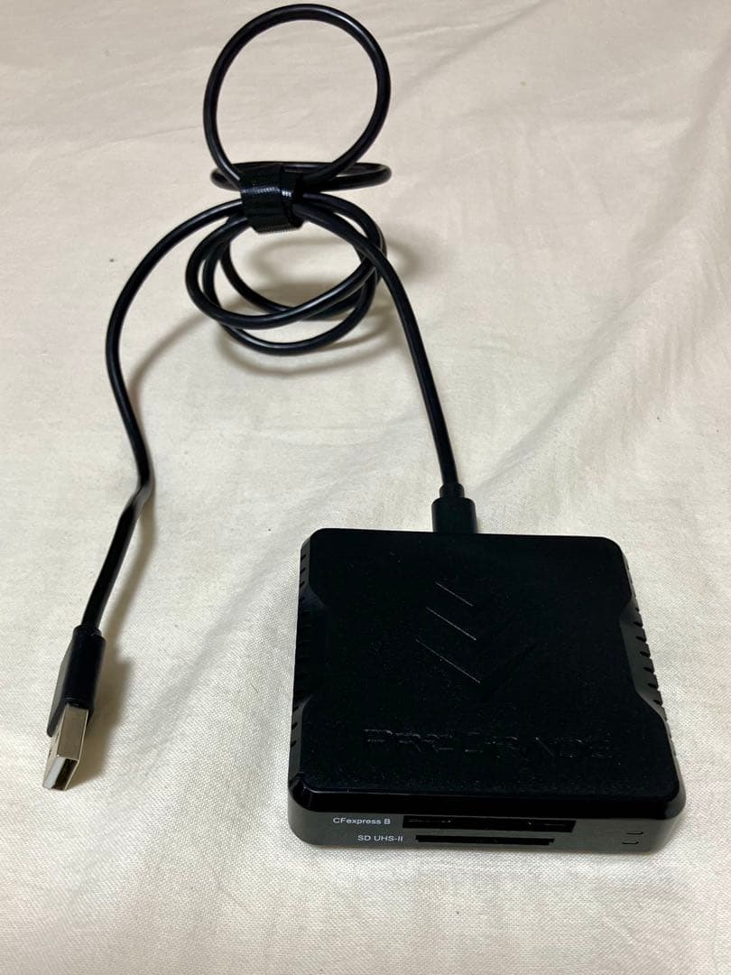 プログレード CFexpress TypeB/SDダブルスロットカードリーダー