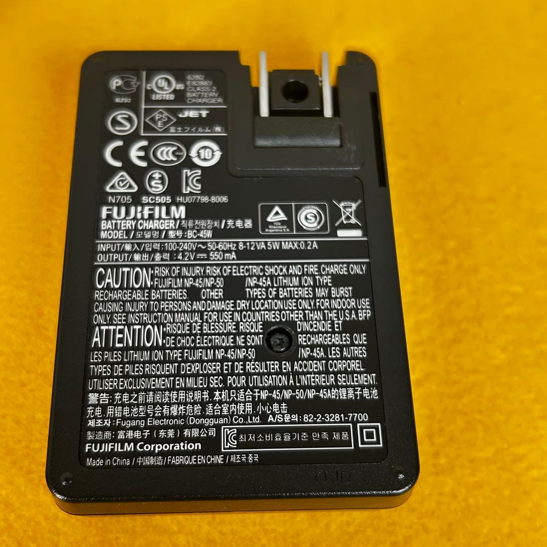 FUJIFILM FinePix F50fd シルバー 動作確認済み