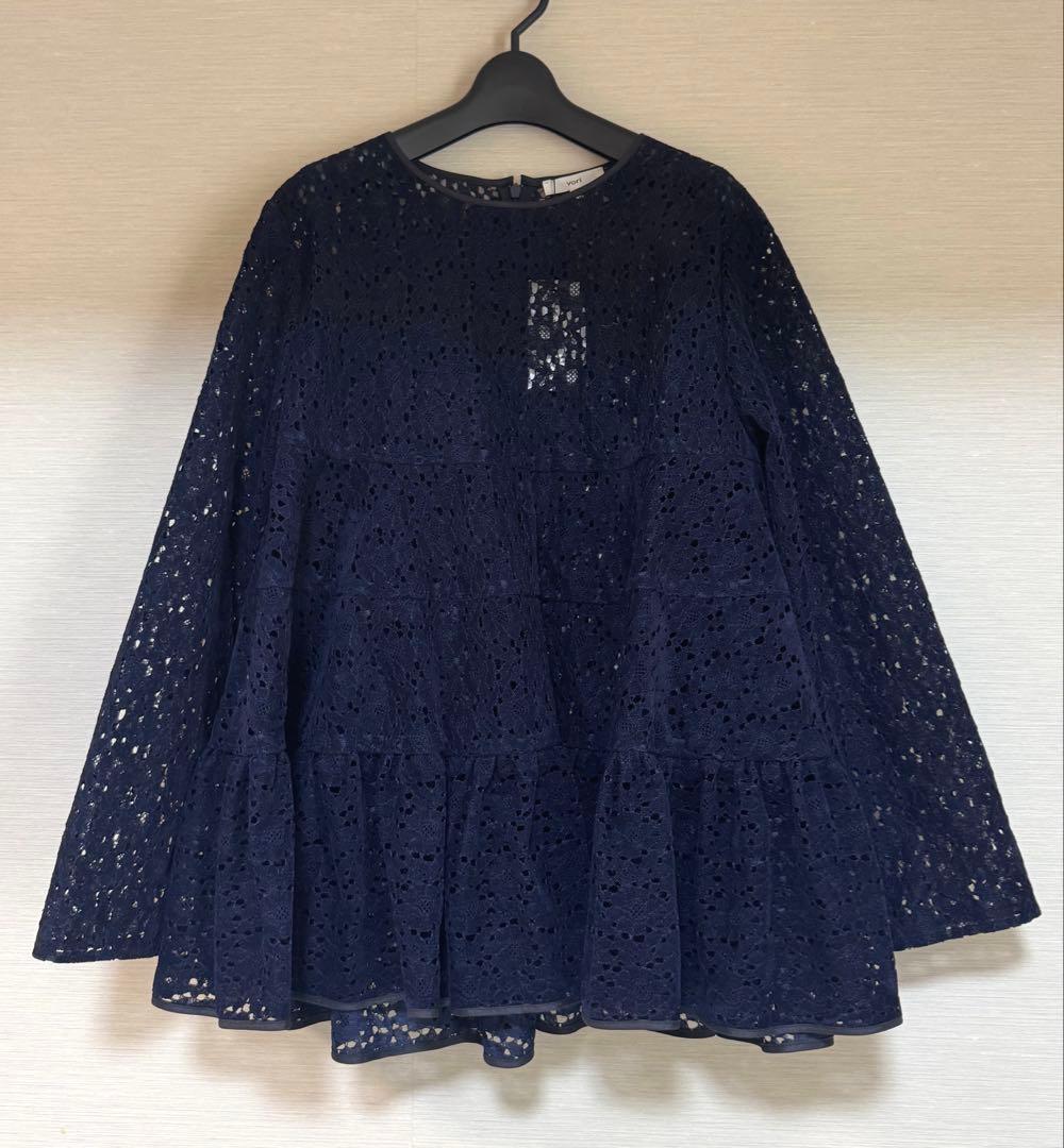 【新品未使用】yori フロッキーレースティアードブラウス　ネイビー 38