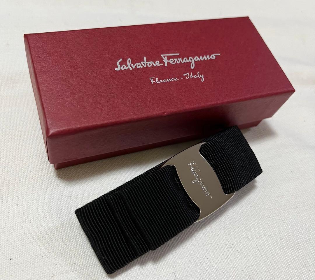 Salvatore Ferragamo フェラガモ　バレッタ　ブラック×シルバー