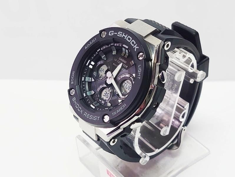 Xmas 特価中 CASIO G-SHOCK 電波ソーラー GST-W300