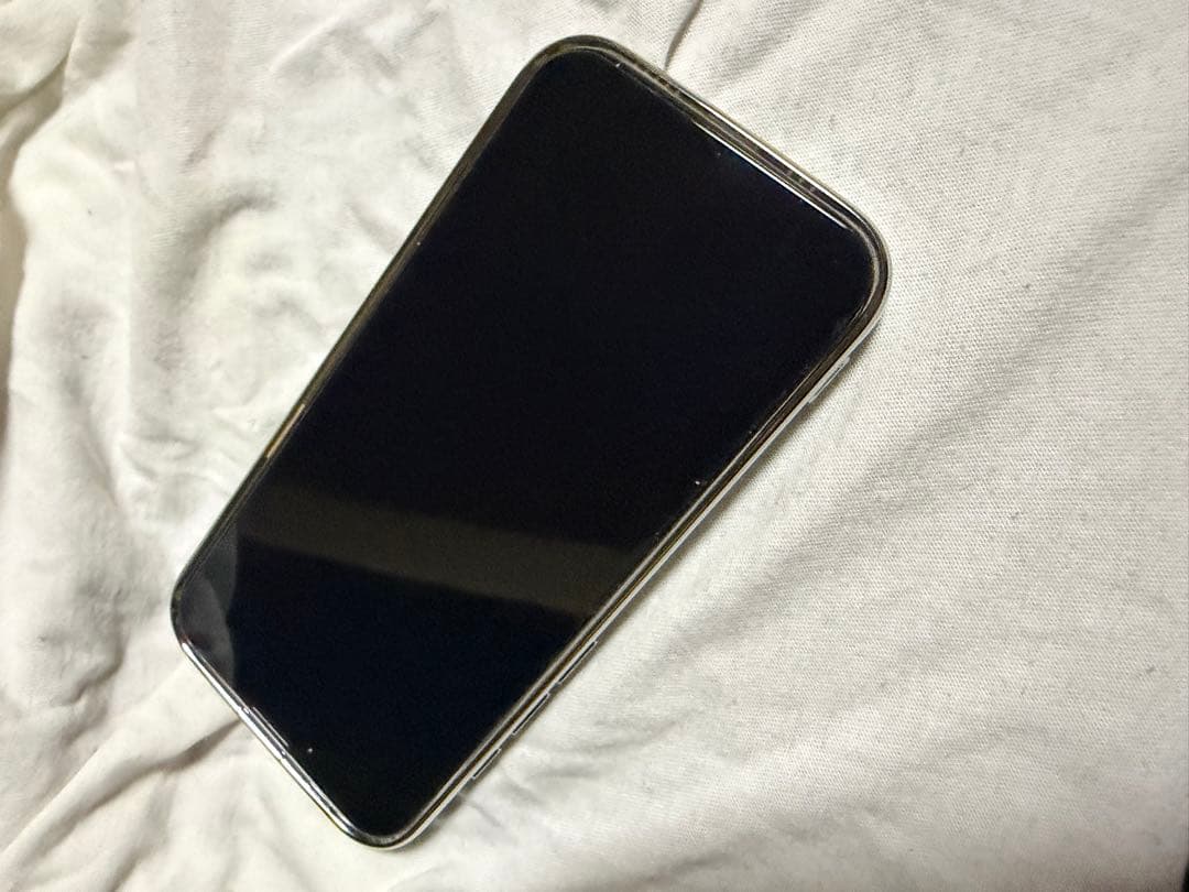 Apple iPhone 16e ホワイト 本体