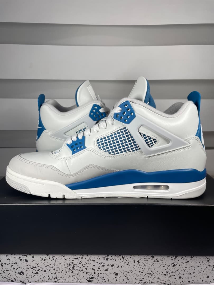 エアジョーダン4 ミリタリーブルー (2024)