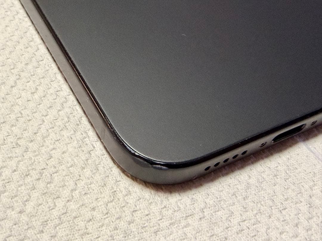 yuki　iPhone15 ブラック256GB カナダ版シャッター音なし