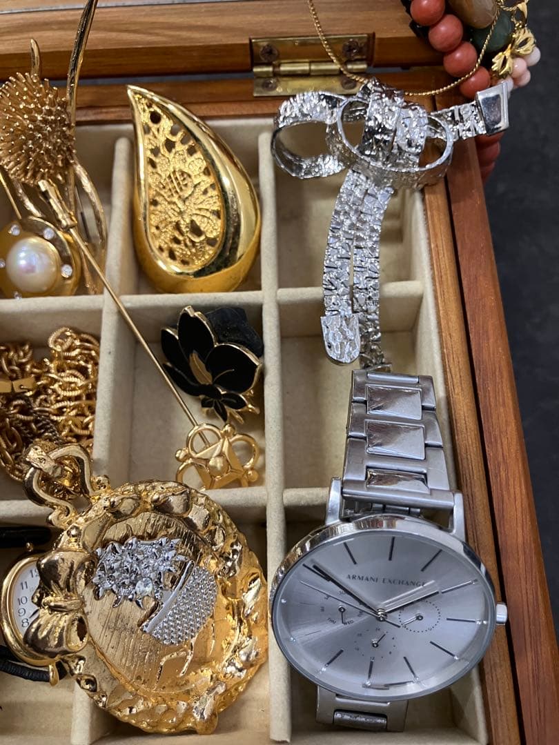 遺品整理 指輪 ネックレス イヤリング 腕時計　ブローチ カフス 金盃