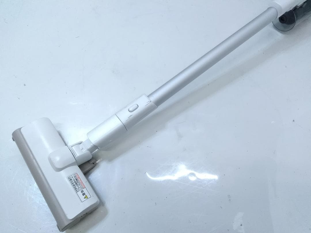 パナソニック 1.6Kg軽量 コードレス サイクロン掃除機 MC-SB32J△