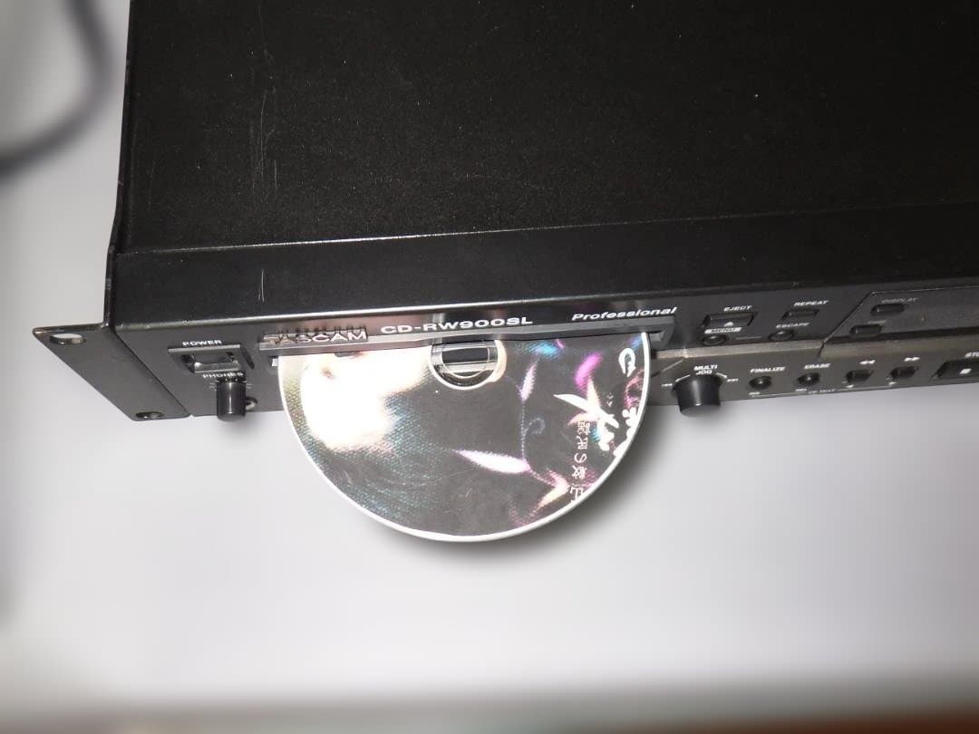 TASCAM CD-RW900SL プロフェッショナル CDレコーダー