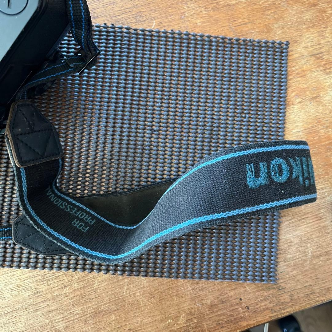 Nikon F3 HP（専用革ケース、ストラップ付）