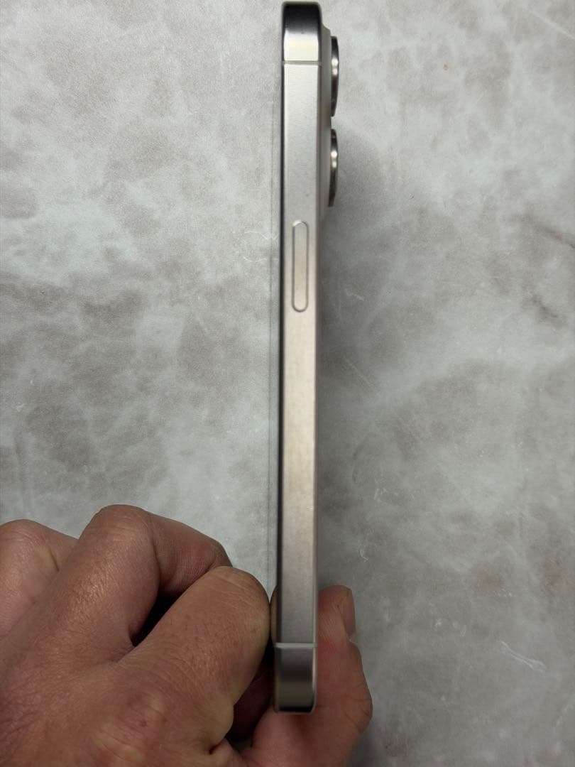 iPhone15pro ホワイト 256GB【おまけ付き】