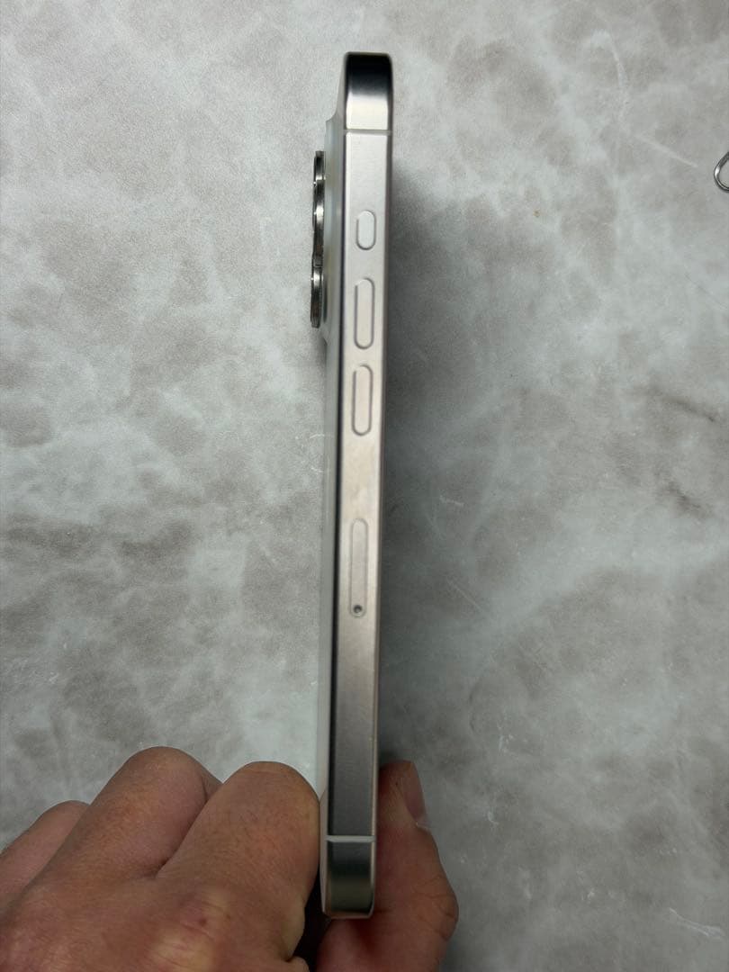 iPhone15pro ホワイト 256GB【おまけ付き】