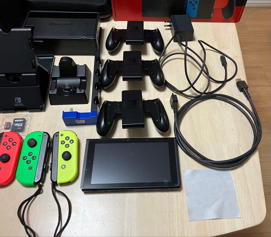 NintendoSwitch(保護フィルム➕SDカード64GB)と完全セット