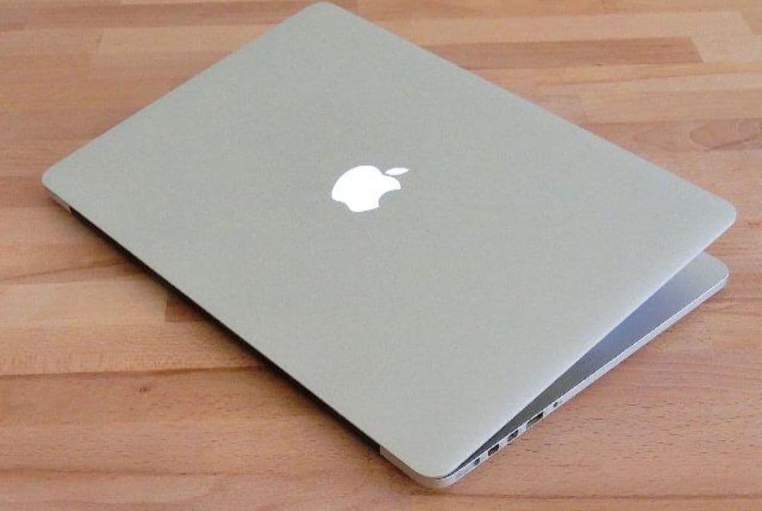 イラレ、フォトショップ入りMacBook Pro Retina 15