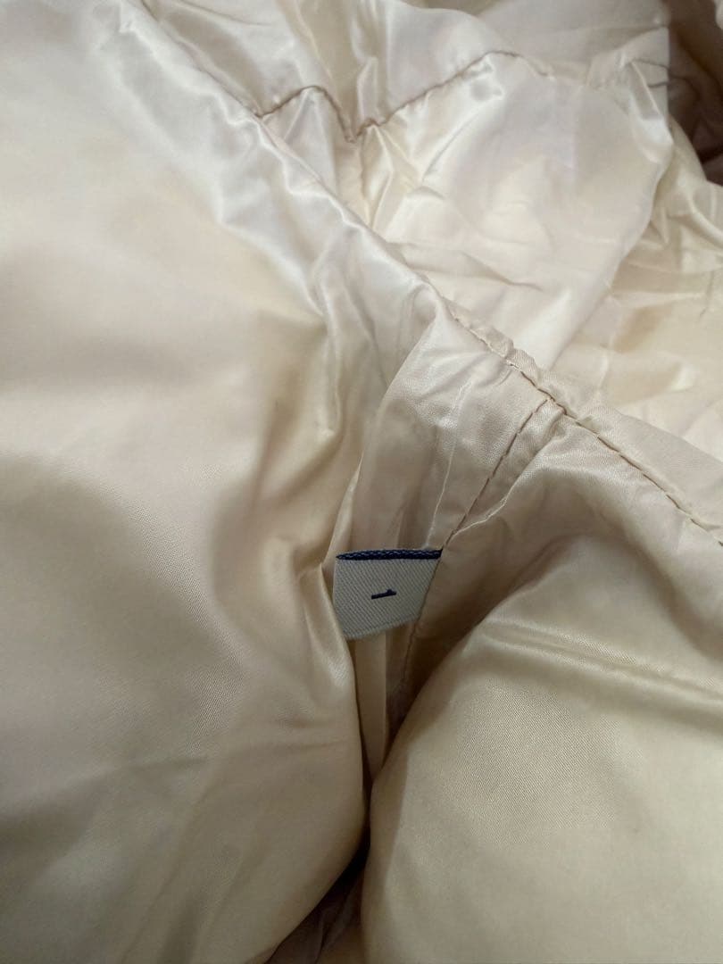 アイボリー ファー付きダウンジャケット