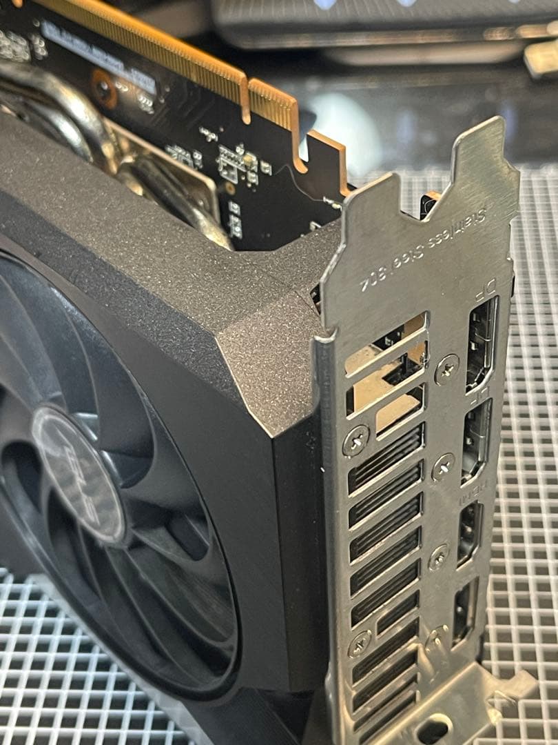 グラフィックボード・グラボ・ビデオカード ASUS AMD Radeon RX 6600 XT OC Edition