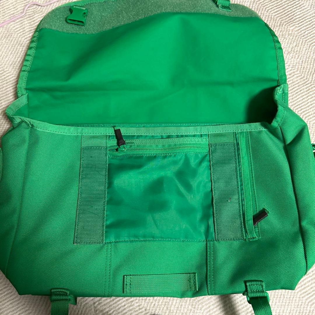 timbuk2 グリーン メッセンジャーバッグ　s