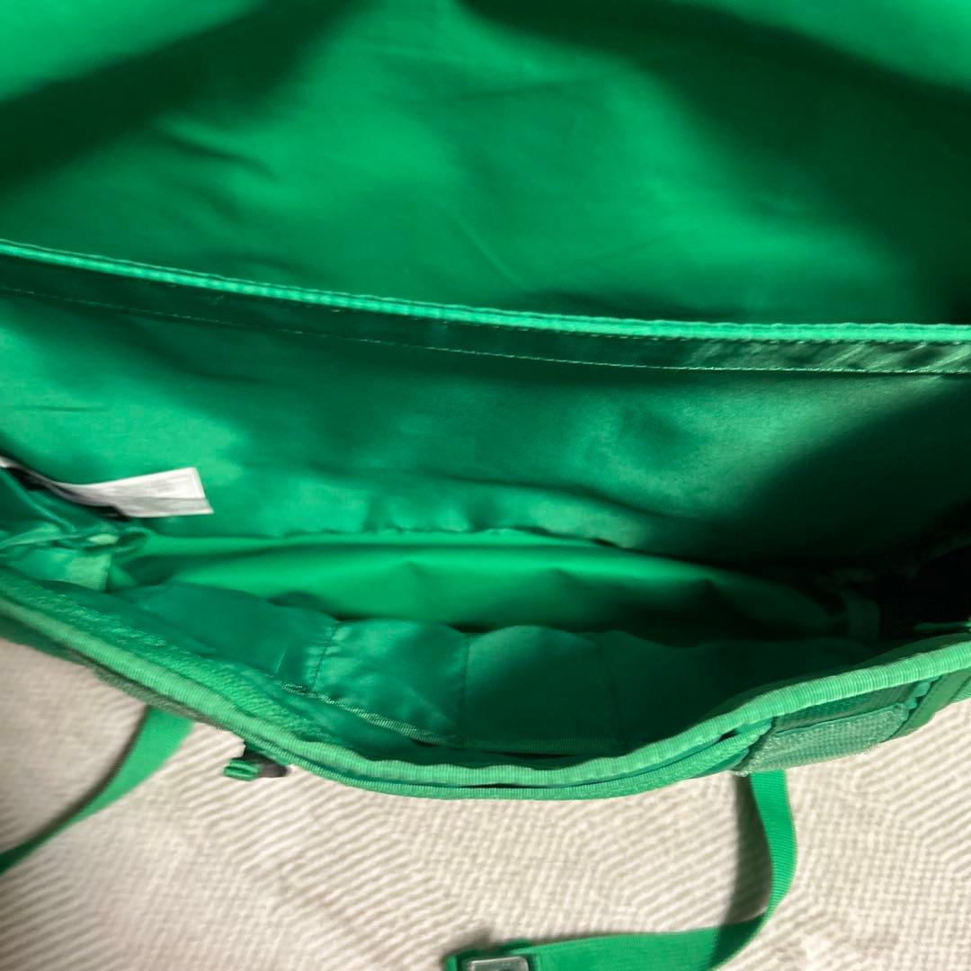 timbuk2 グリーン メッセンジャーバッグ　s