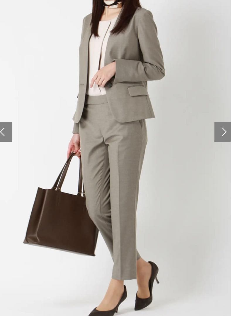 スーツスクエア　レディーススーツ上下セット　ベージュ系