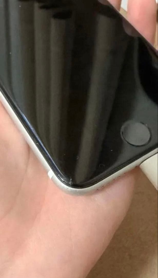 iPhone SE (第2世代) 128GBホワイト 本体