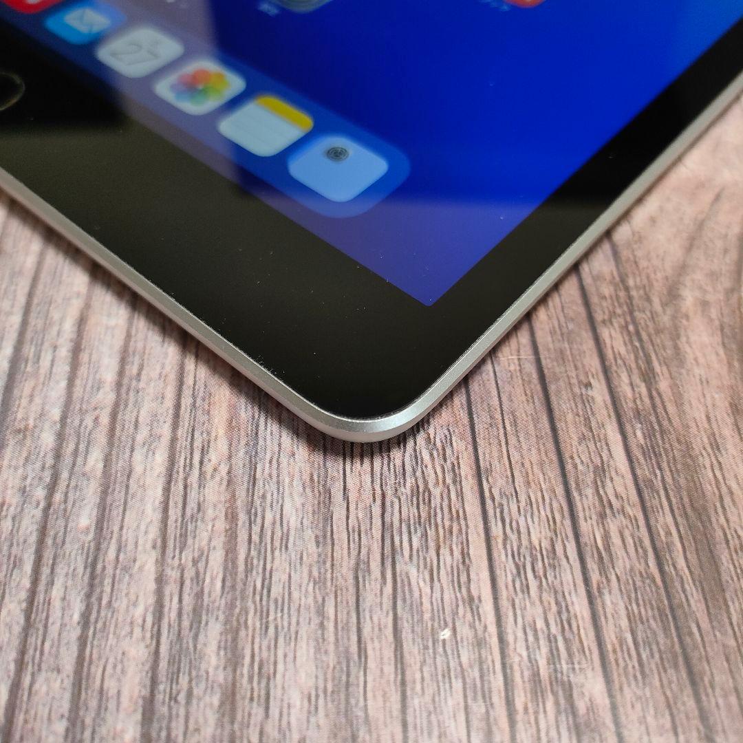 iPad 第9世代 64GB SIMフリー 新品近い
