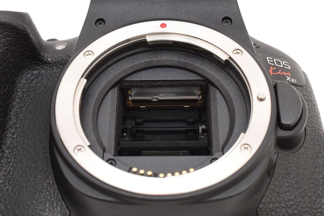 美品 Canon EOS Kiss X8i ダブルズームセット Wi-Fi搭載