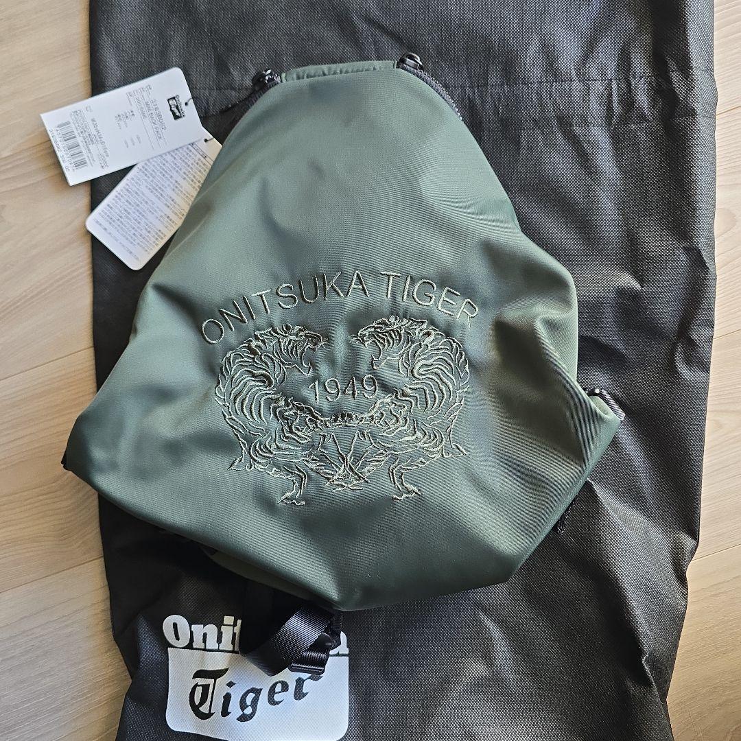 ONITSUKA TIGER メッセンジャーバッグ カーキ