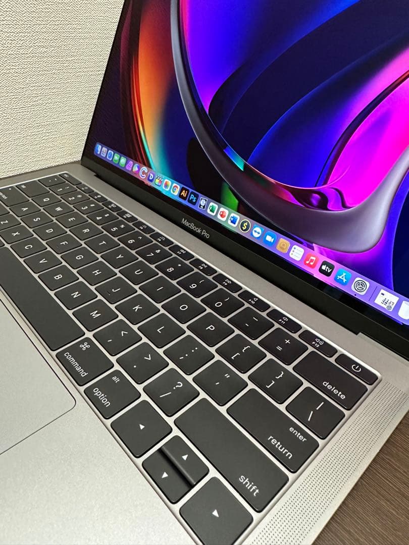 美品 MacBook Pro 16GB / SSD 256GB / オフィス付き