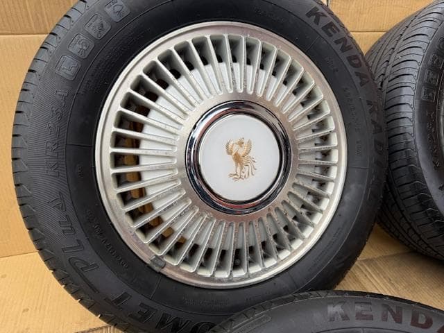 専用　希少!!トヨタ センチュリー 純正 キャップ付き 225/60R16