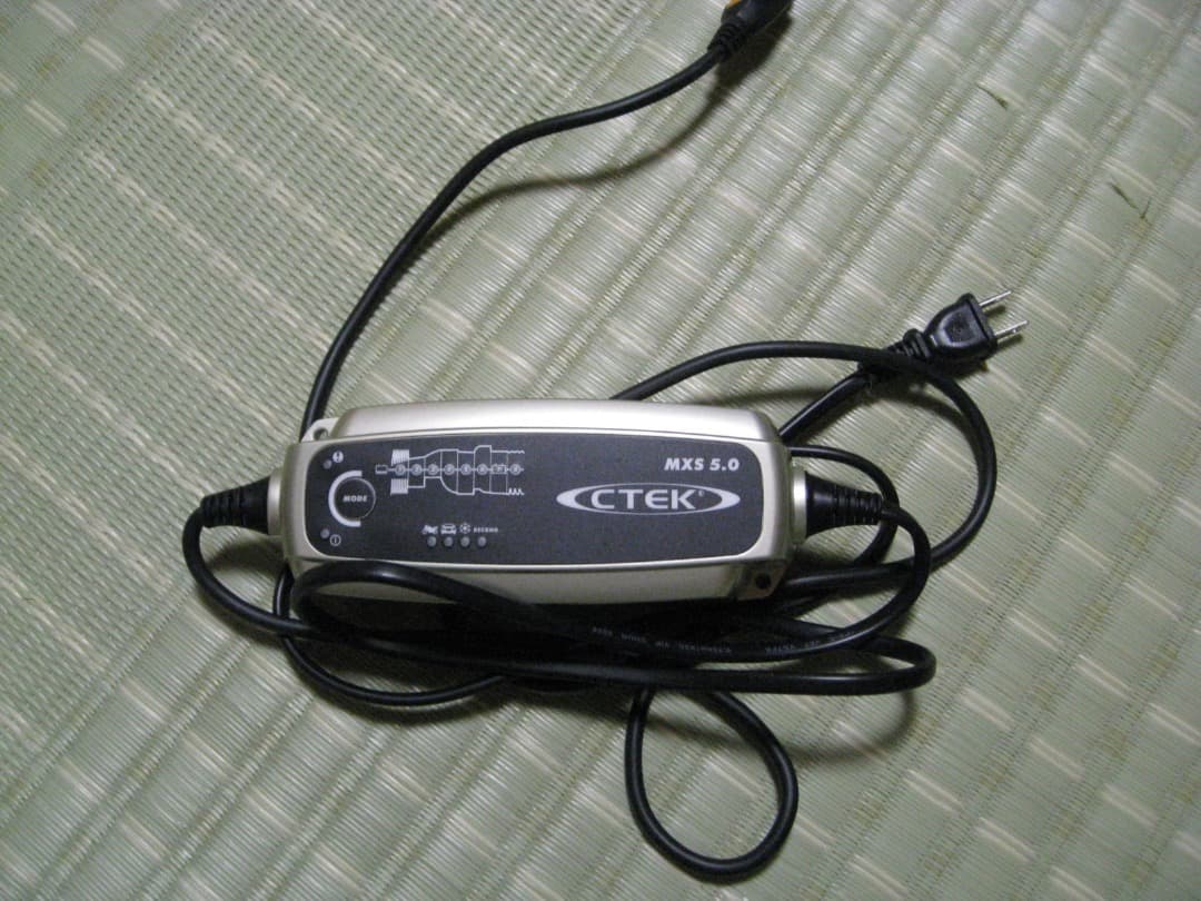 CTEK バッテリーチャージャー 　バッテリーセンス　ラングラー　ランクル