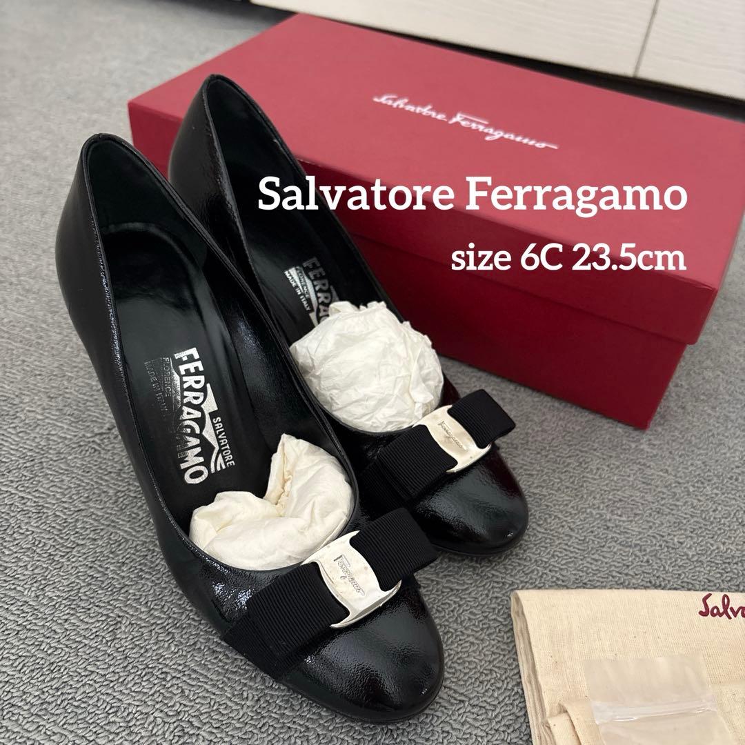 2/2まで大幅値下げ中！【美品】 フェラガモパンプス　黒　23.5cm リボン