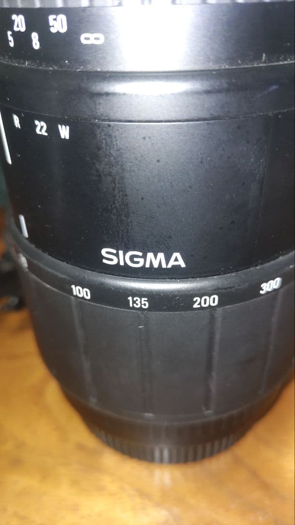 SIGMA 70-300mm F4-5.6 DL MACROレンズと小型レンズセ