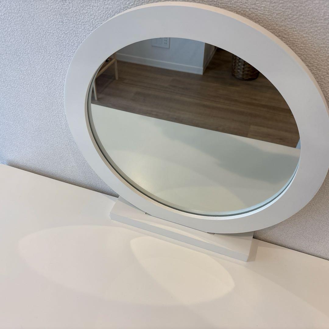 ホワイトドレッサー 丸い鏡付き