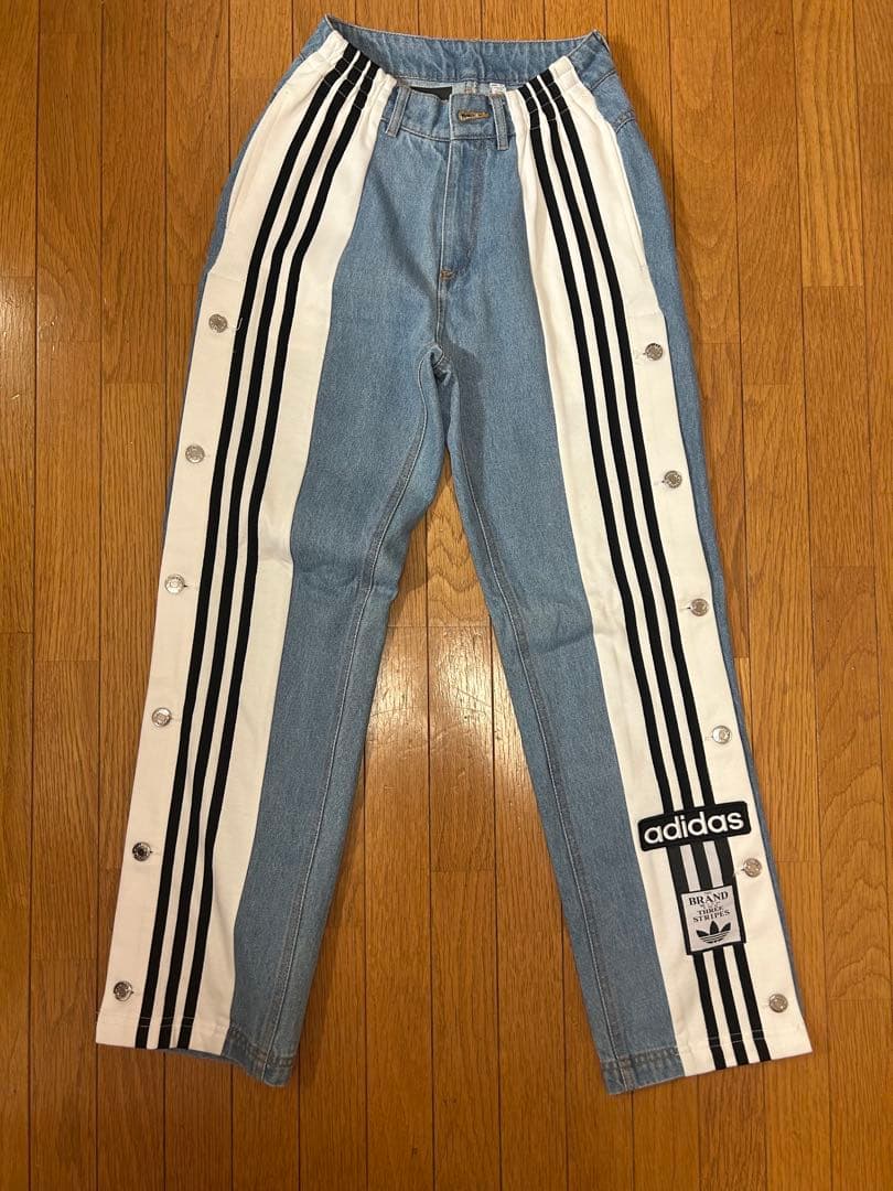 【完売品】Adidas 正規品　デニム　ジーンズ　レディース　xs 新品未使用
